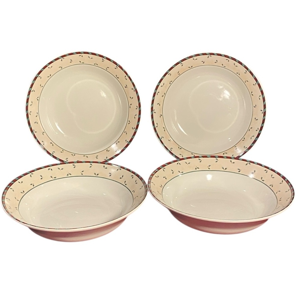 Set of 4 Vintage Sakura Debbie Mumm Santa’s Spirit 8” Coupe Soup Bowl Oneida Ltd